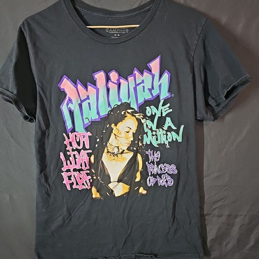 Aaliyah T-Shirt Adult Men's Size M Black Short Sleeve Aaliyah one in a Million.